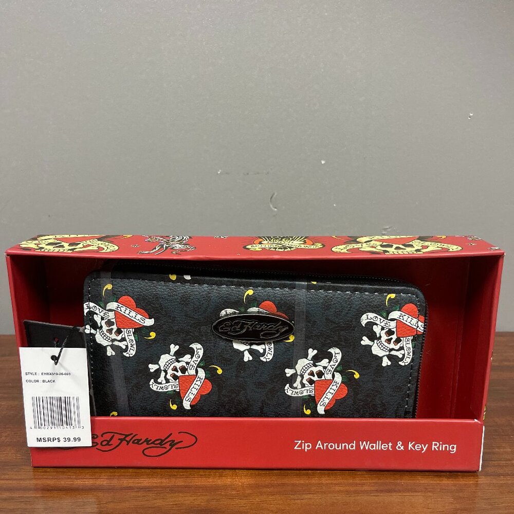 Ed Hardy Skull Love Heart Zip Around Wallet Wristlet NWT Boxed (Keyring Missing)